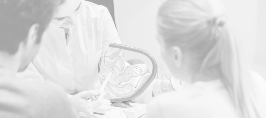 Γιατρός εξειδικευμένος στην υποβοηθούμενη αναπαραγωγή – καθοδήγηση και υποστήριξη σε ζευγάρια με υπογονιμότητα